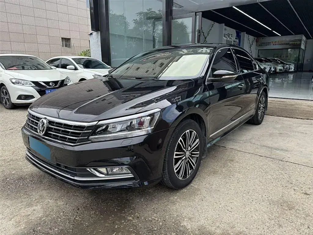 2017 Volkswagen Passat 1.8T 180HP L4 7DCT