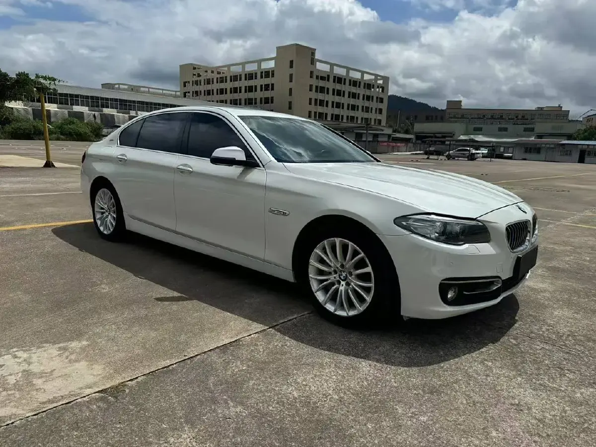 2015 BMW 5 Series 2.0T 218HP L4 8AT PHEV 14KWH