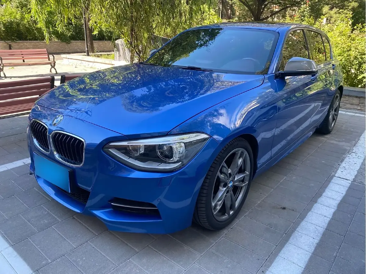 2013 BMW 1 Series 3.0T 320HP L6 8AT