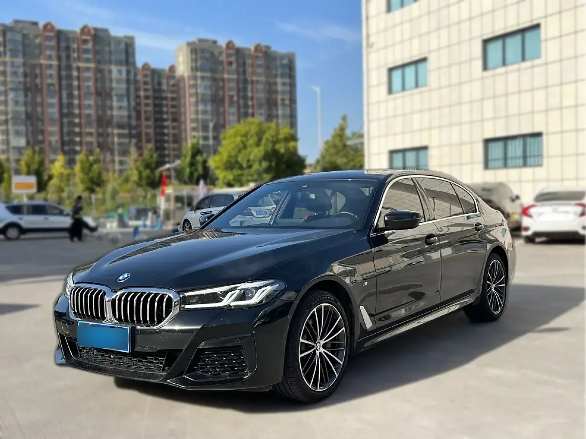 2023 BMW 5 Series 2.0T 245HP L4 8AT