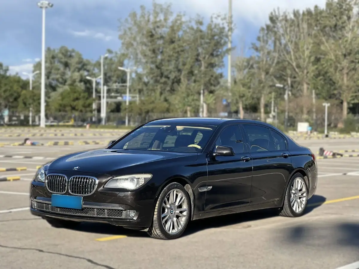 2011 BMW 7 Series 6.0T 544HP V12 8AT
