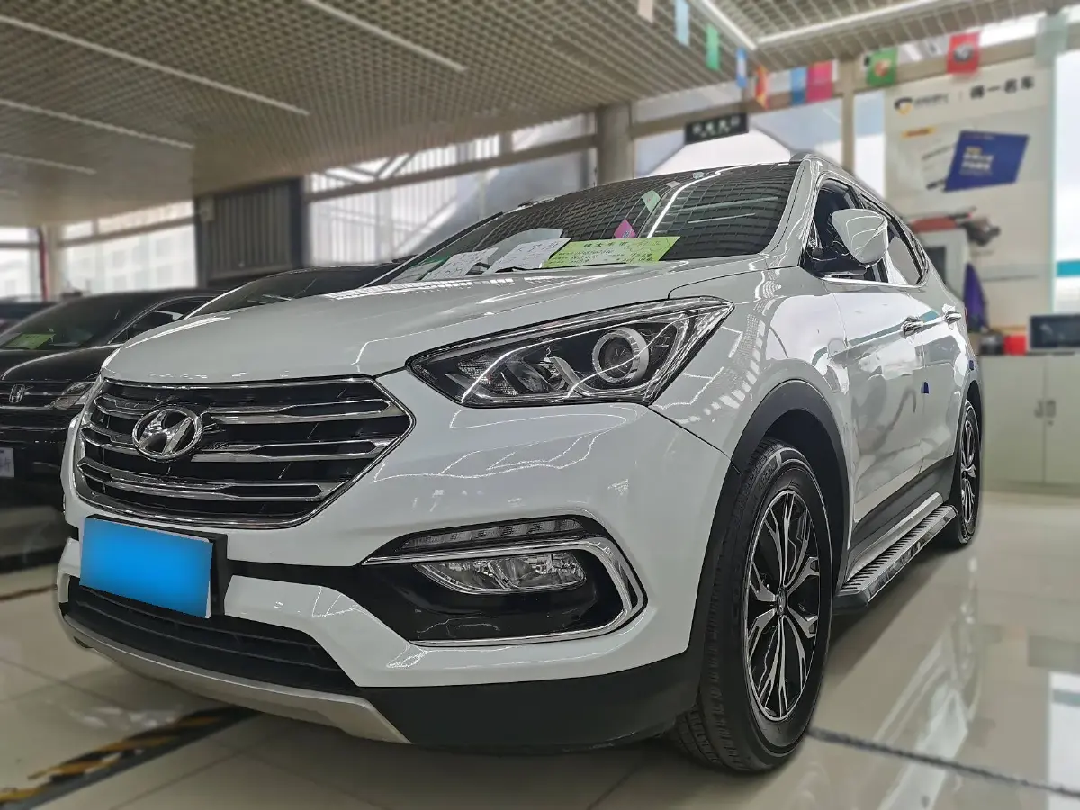 2017 Hyundai Santafe 2.0T 245HP L4 6AT