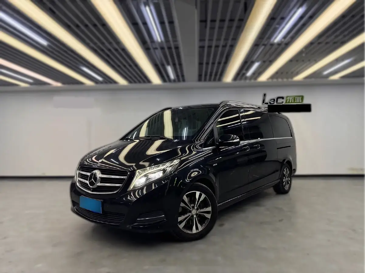 2016 Mercedes-Benz V Class 2.0T 211HP L4 7AT