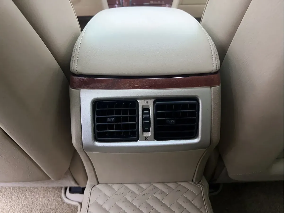 2009 HongQi ShengShi 3.0L 231HP V6 6AT,autocango,china used car exporter,china ev exporter,chinese used car exporter,chinese used ev exporter