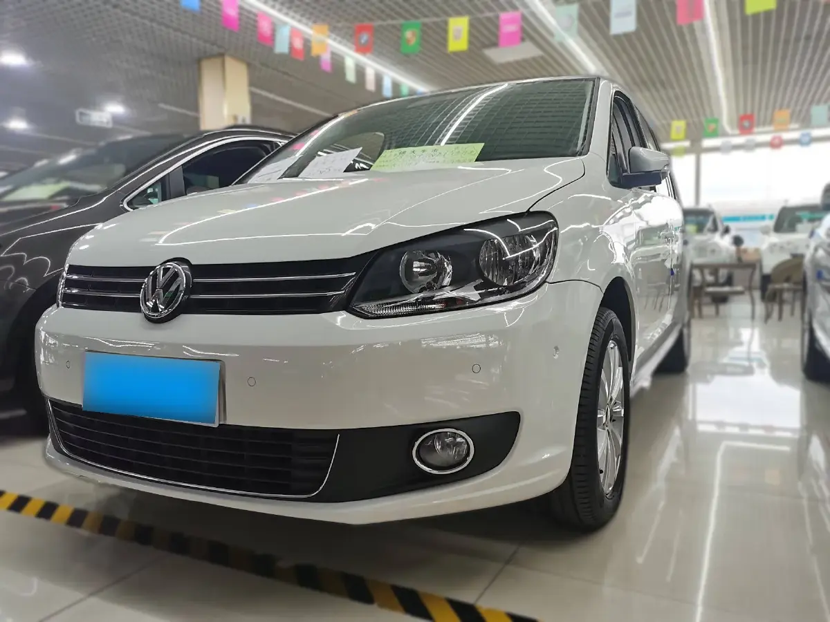 2015 Volkswagen Touran 1.4T 131HP L4 7DCT