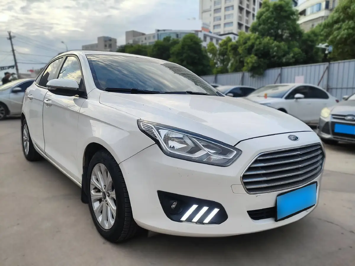 2015 Ford Escort 1.5L 113HP L4 6AT