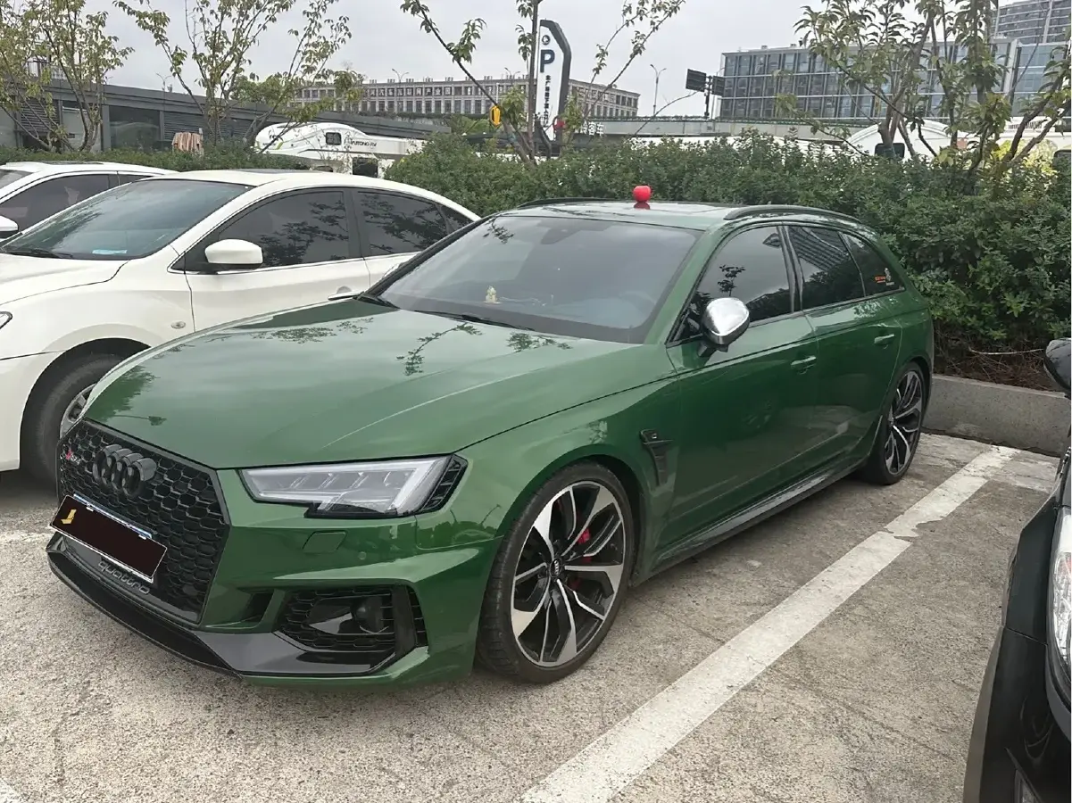 2019 Audi RS 4 2.9T 450HP V6 8AT
