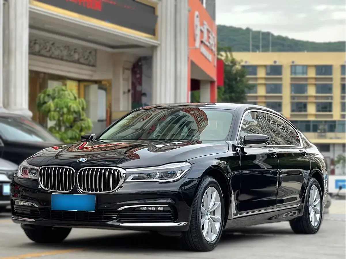 2016 BMW 7 Series 2.0T 258HP L4 8AT