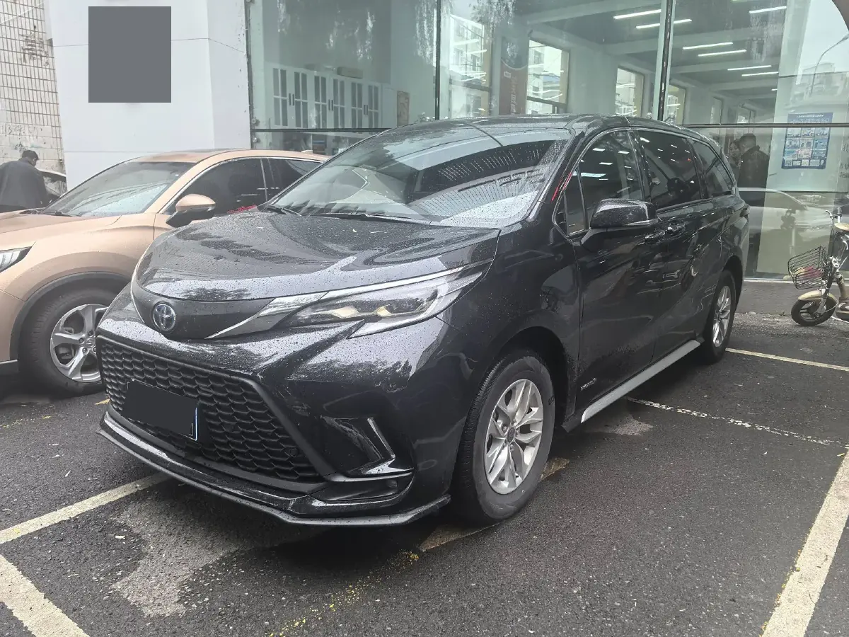 2023 Toyota Granvia 2.5L 189HP L4 E-CVT Hybrid