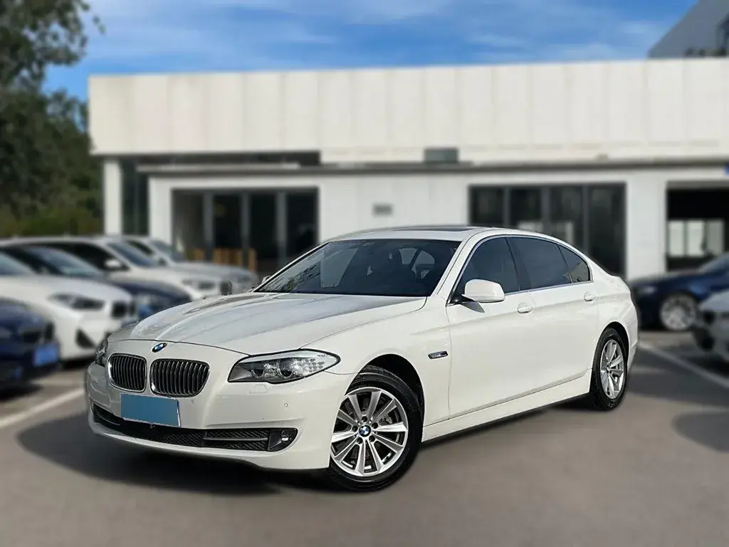2013 BMW 5 Series 2.0T 184HP L4 8AT