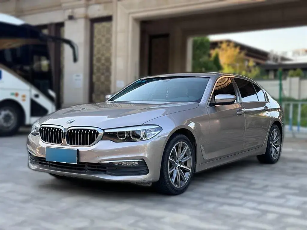 2018 BMW 5 Series 2.0T 224HP L4 8AT