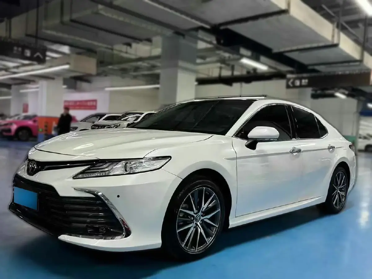 2021 Toyota Camry 2.5L 209HP L4 8AT