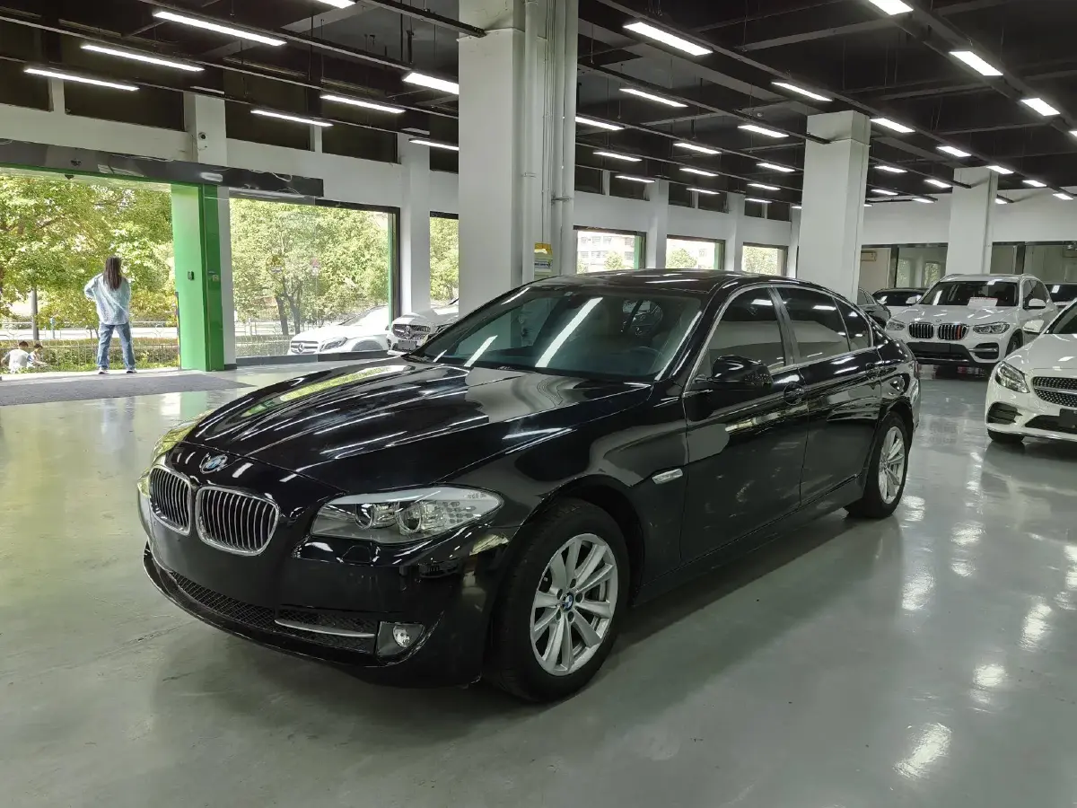 2013 BMW 5 Series 2.0T 184HP L4 8AT