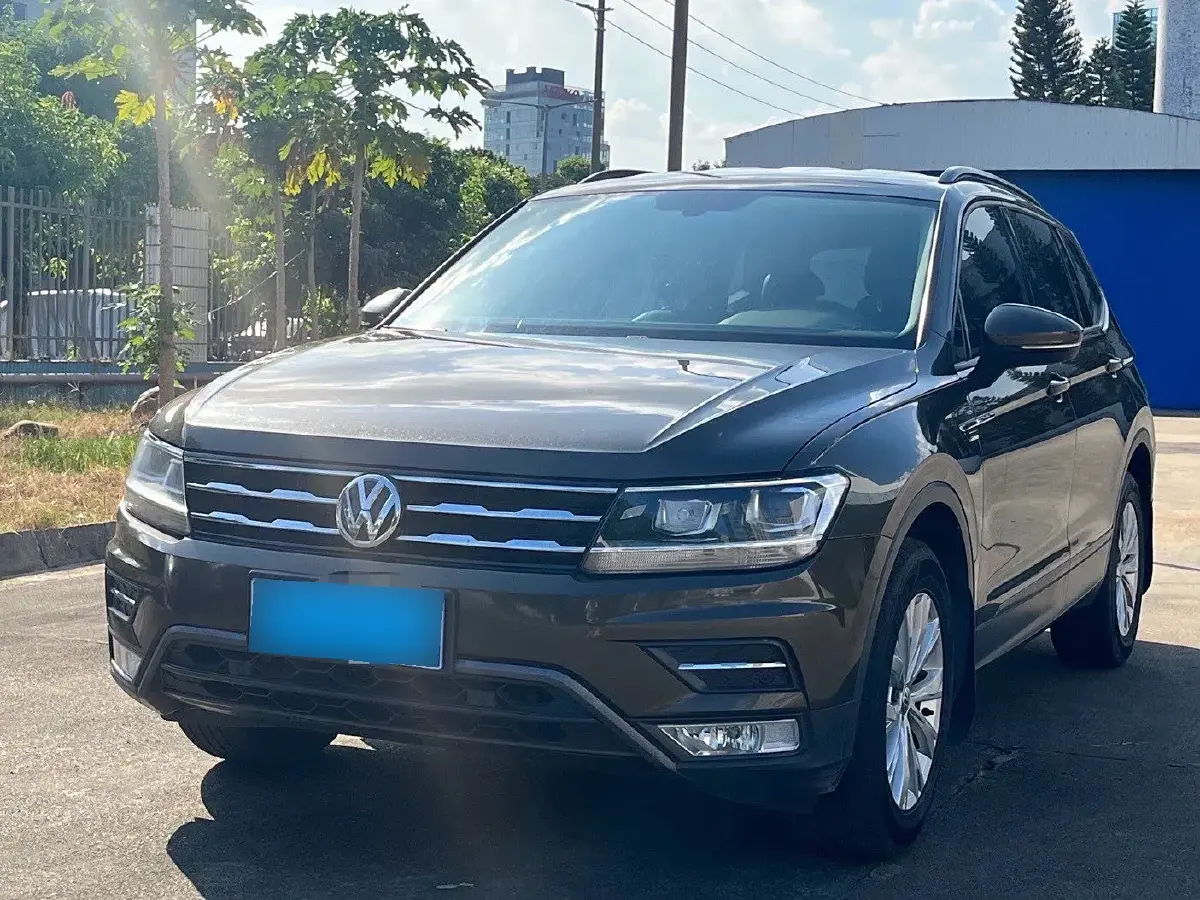 2017 Volkswagen Tiguan L 1.8T 180HP L4 7DCT