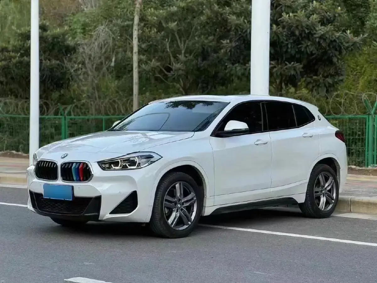 2022 BMW X2 2.0T 192HP L4 7DCT