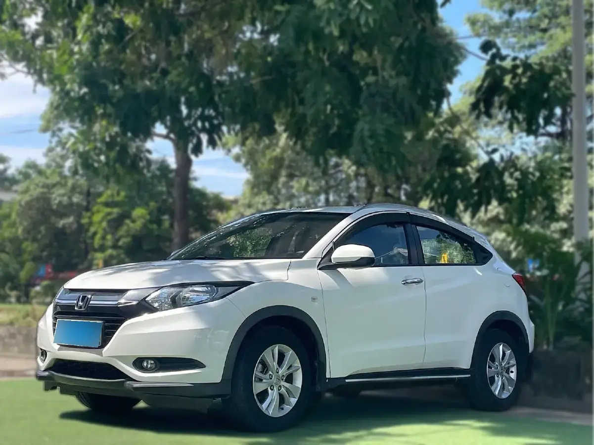 2015 Honda Vezel 1.5L 131HP L4 CVT