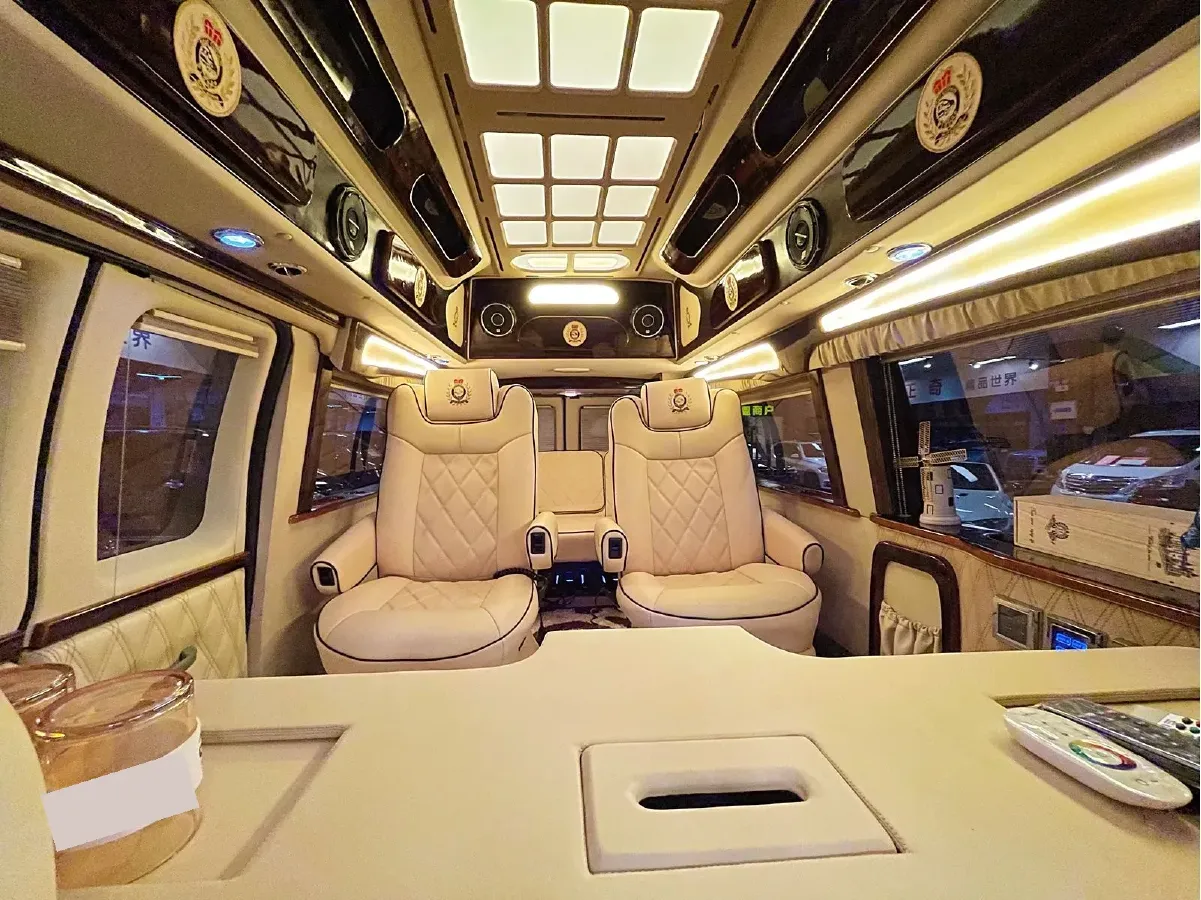 2011 Ford E350 5.4L 258HP V8 5AT,autocango,china used car exporter,china ev exporter,chinese used car exporter,chinese used ev exporter