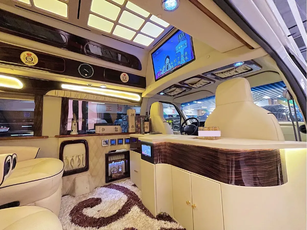 2011 Ford E350 5.4L 258HP V8 5AT,autocango,china used car exporter,china ev exporter,chinese used car exporter,chinese used ev exporter