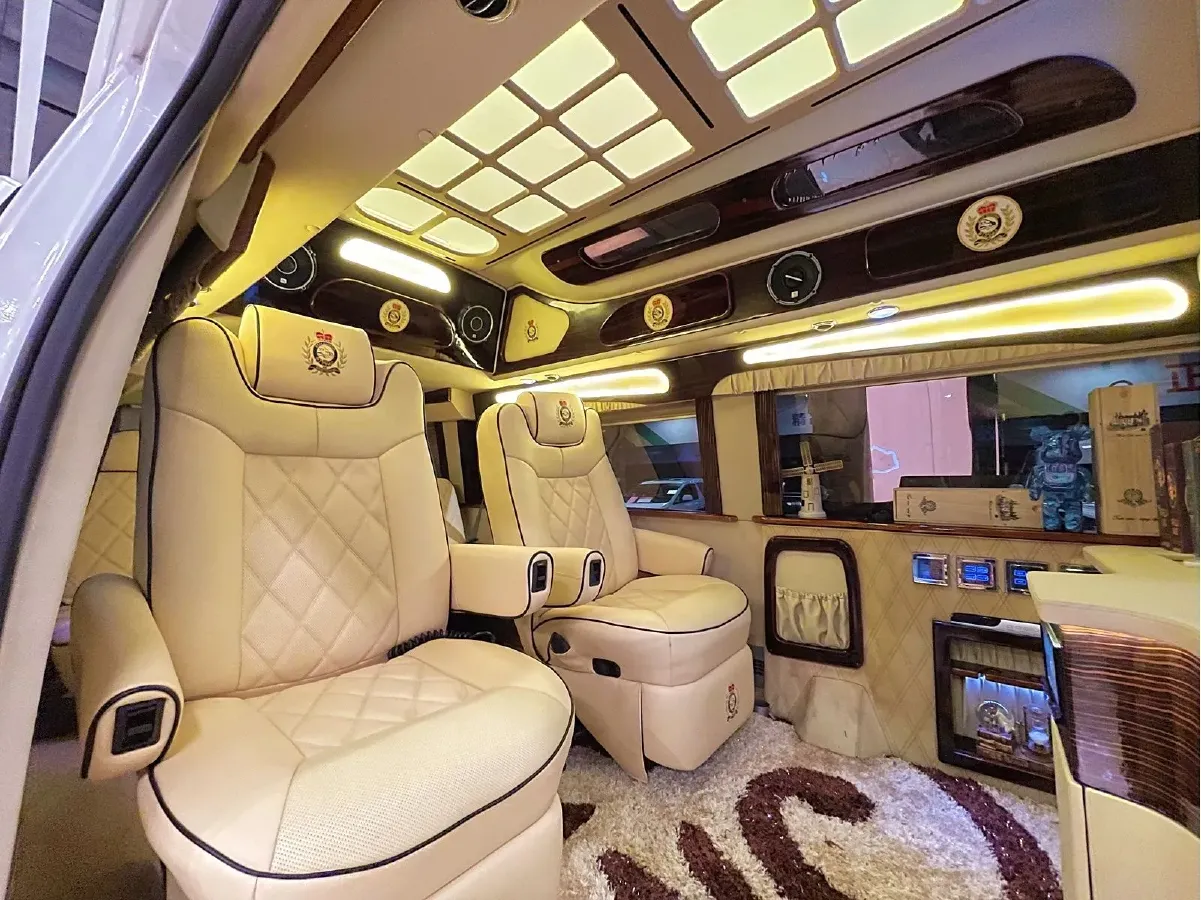 2011 Ford E350 5.4L 258HP V8 5AT,autocango,china used car exporter,china ev exporter,chinese used car exporter,chinese used ev exporter