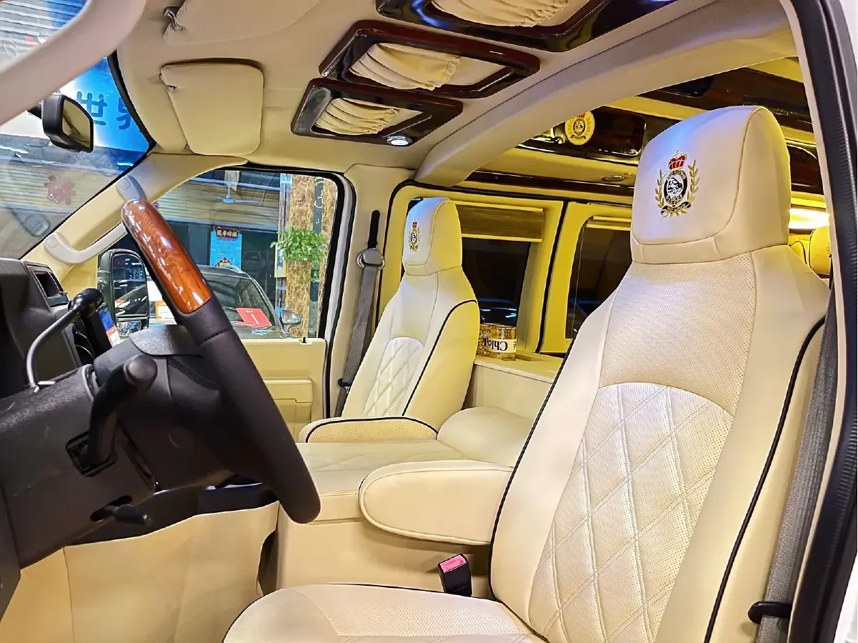 2011 Ford E350 5.4L 258HP V8 5AT,autocango,china used car exporter,china ev exporter,chinese used car exporter,chinese used ev exporter