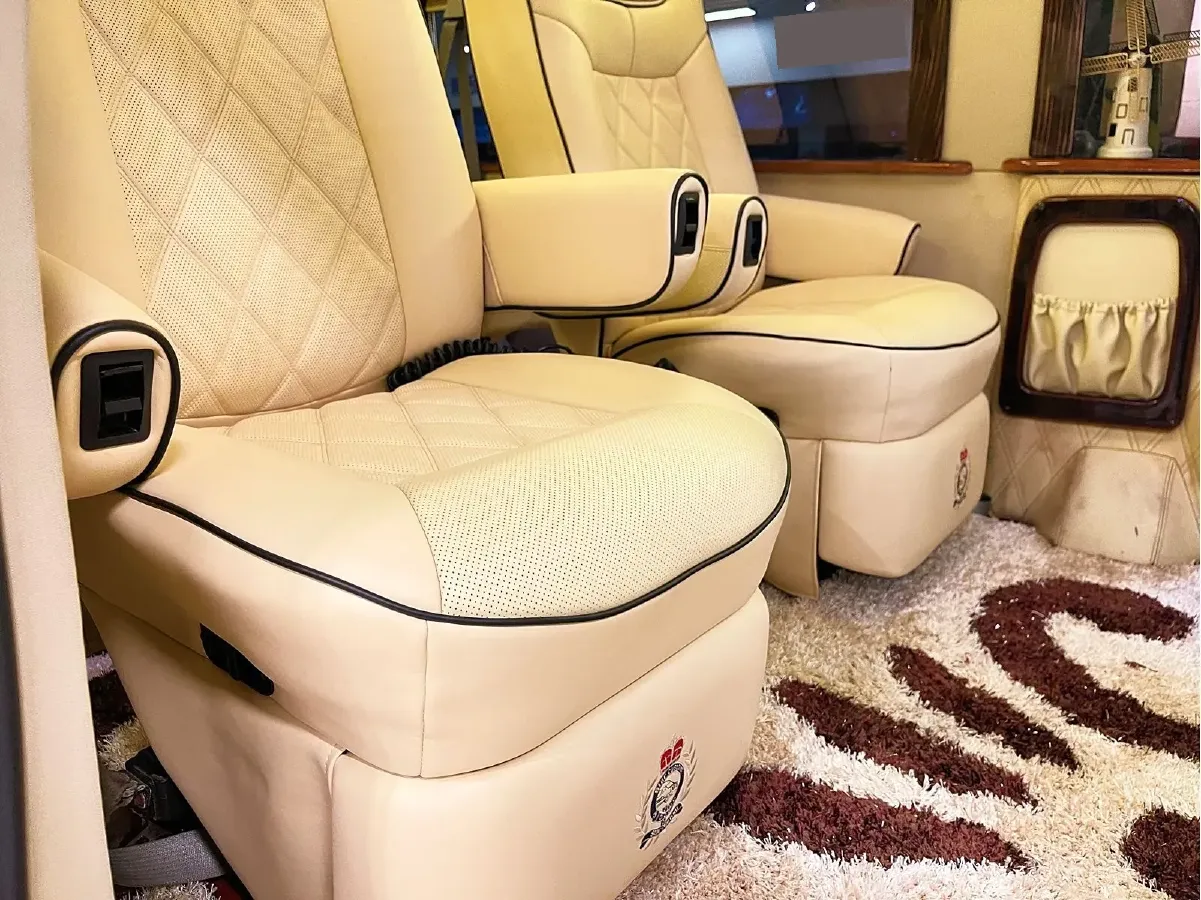 2011 Ford E350 5.4L 258HP V8 5AT,autocango,china used car exporter,china ev exporter,chinese used car exporter,chinese used ev exporter