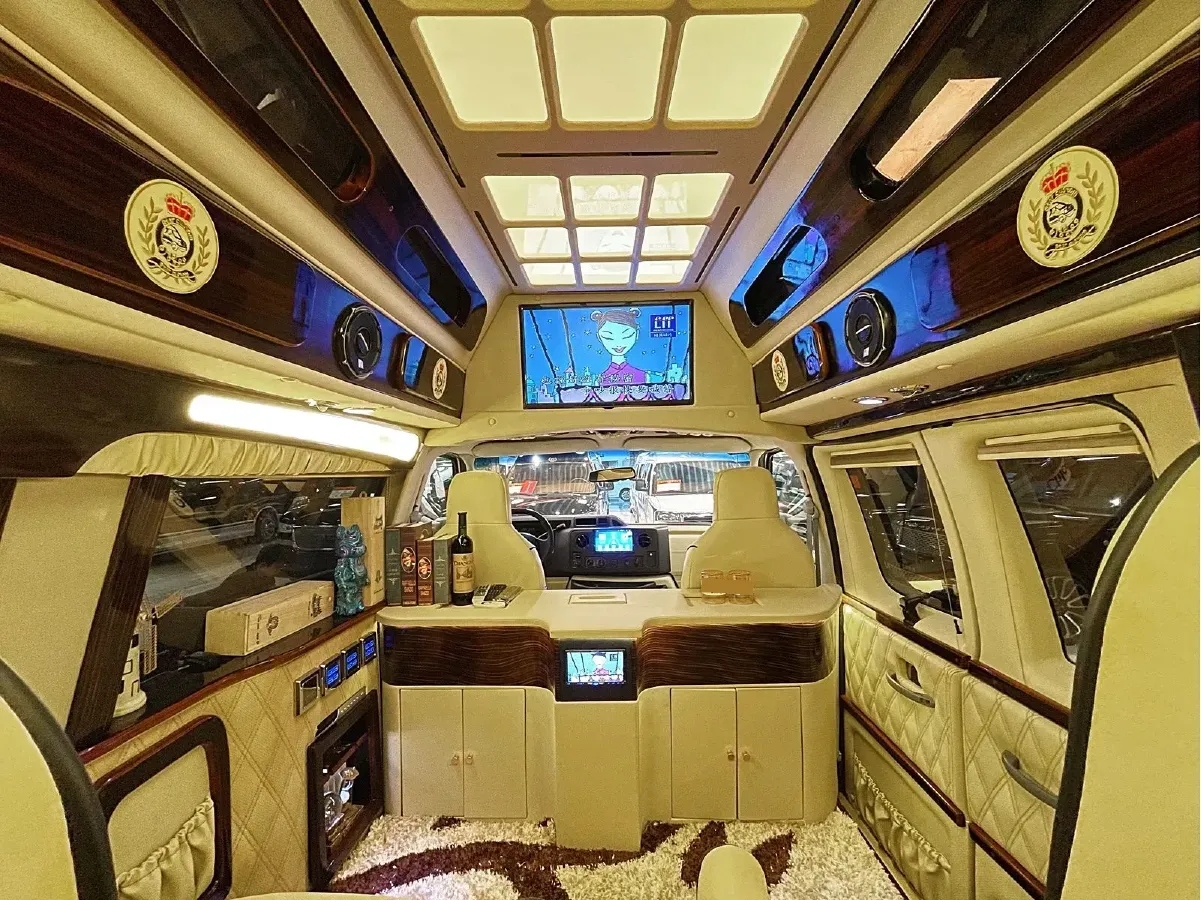 2011 Ford E350 5.4L 258HP V8 5AT,autocango,china used car exporter,china ev exporter,chinese used car exporter,chinese used ev exporter