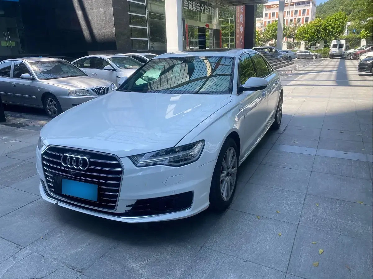 2018 Audi A6L 1.8T 190HP L4 7DCT
