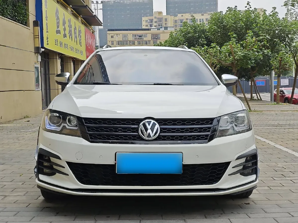 2014 Volkswagen Cross Lavida 1.4T 131HP L4 7DCT,autocango,china used car exporter,china ev exporter,chinese used car exporter,chinese used ev exporter