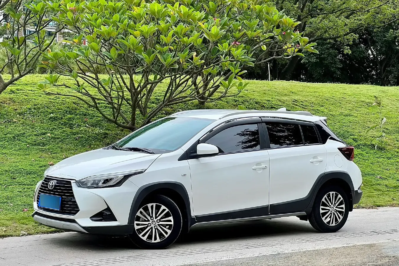 2022 Toyota Yaris L 1.5L 112HP L4 CVT