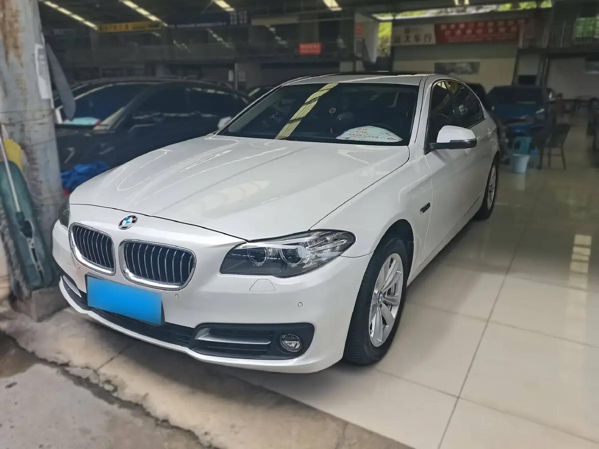 2017 BMW 5 Series 2.0T 184HP L4 8AT