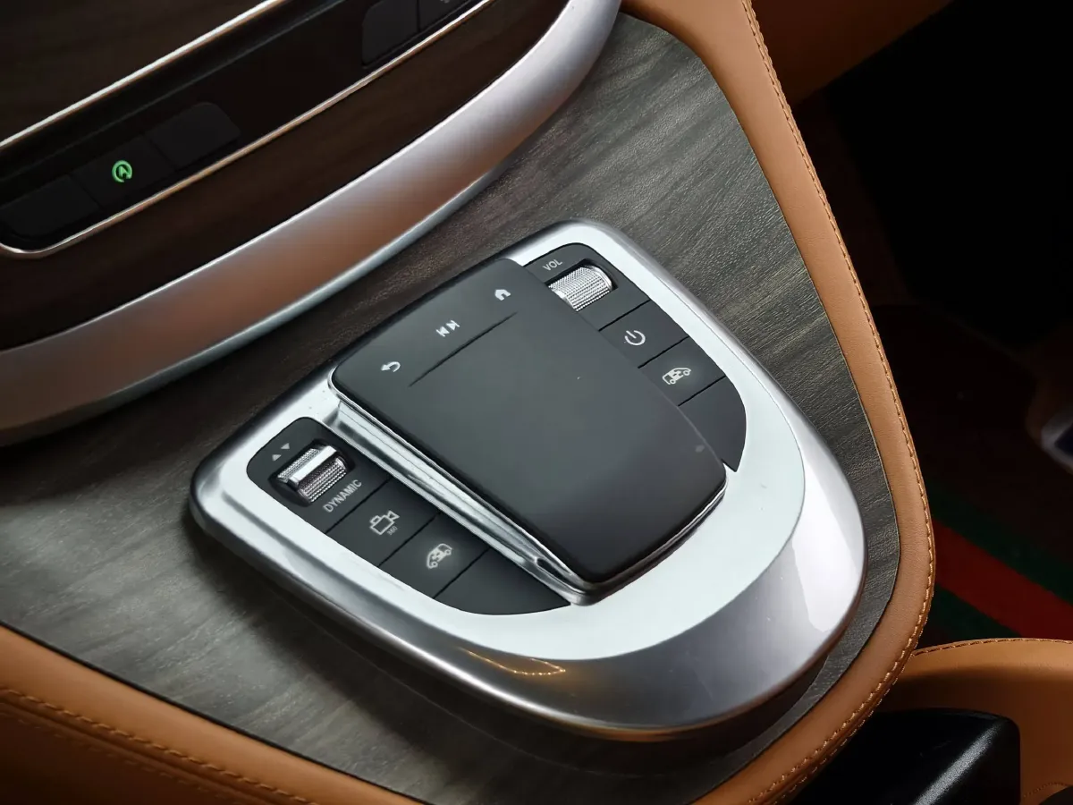 2021 Mercedes-Benz Vito 2.0T 211HP L4 9AT,autocango,china used car exporter,china ev exporter,chinese used car exporter,chinese used ev exporter