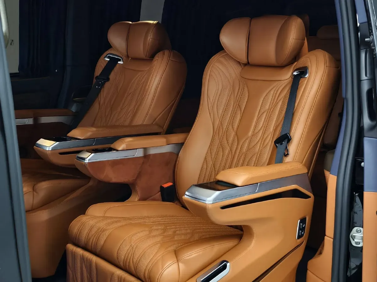 2021 Mercedes-Benz Vito 2.0T 211HP L4 9AT,autocango,china used car exporter,china ev exporter,chinese used car exporter,chinese used ev exporter