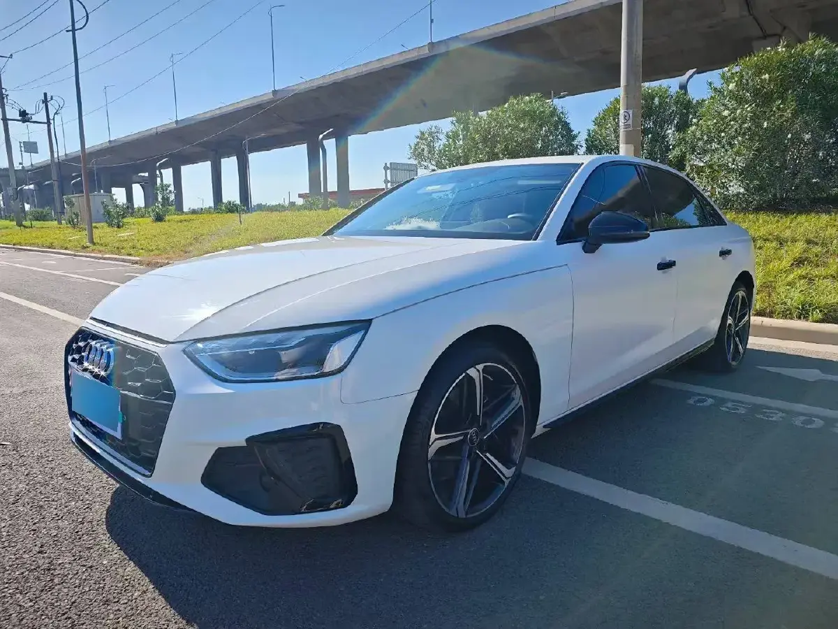 2024 Audi A4L 2.0T 190HP L4 7DCT