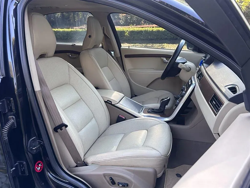 2014 Volvo S80L 2.0T 214HP L5 6AT,autocango,china used car exporter,china ev exporter,chinese used car exporter,chinese used ev exporter