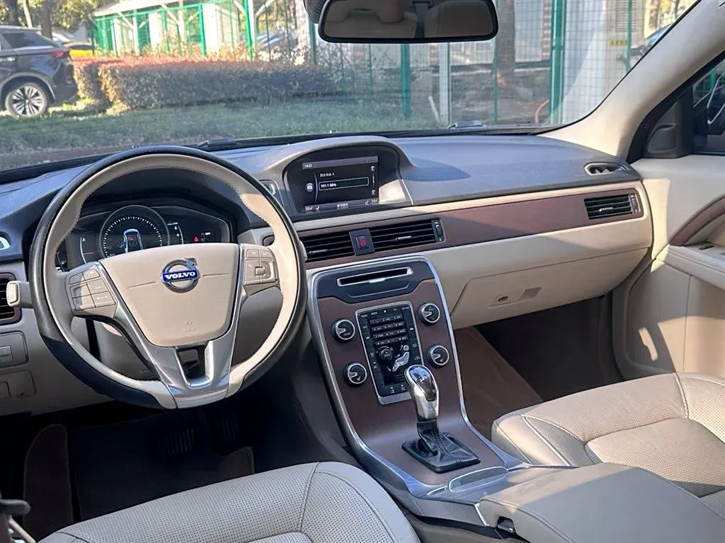 2014 Volvo S80L 2.0T 214HP L5 6AT,autocango,china used car exporter,china ev exporter,chinese used car exporter,chinese used ev exporter