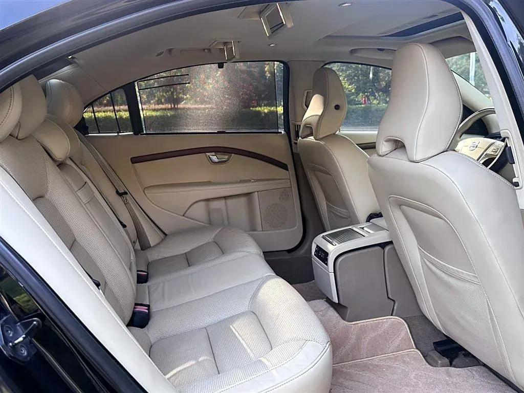 2014 Volvo S80L 2.0T 214HP L5 6AT,autocango,china used car exporter,china ev exporter,chinese used car exporter,chinese used ev exporter