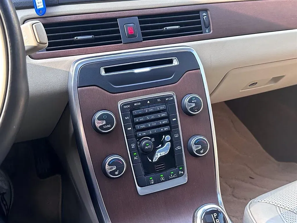 2014 Volvo S80L 2.0T 214HP L5 6AT,autocango,china used car exporter,china ev exporter,chinese used car exporter,chinese used ev exporter