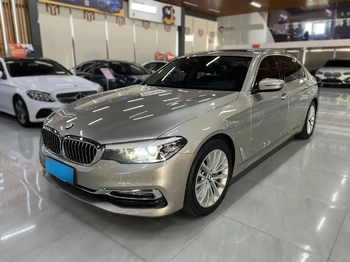 2018 BMW 5 Series 2.0T 252HP L4 8AT
