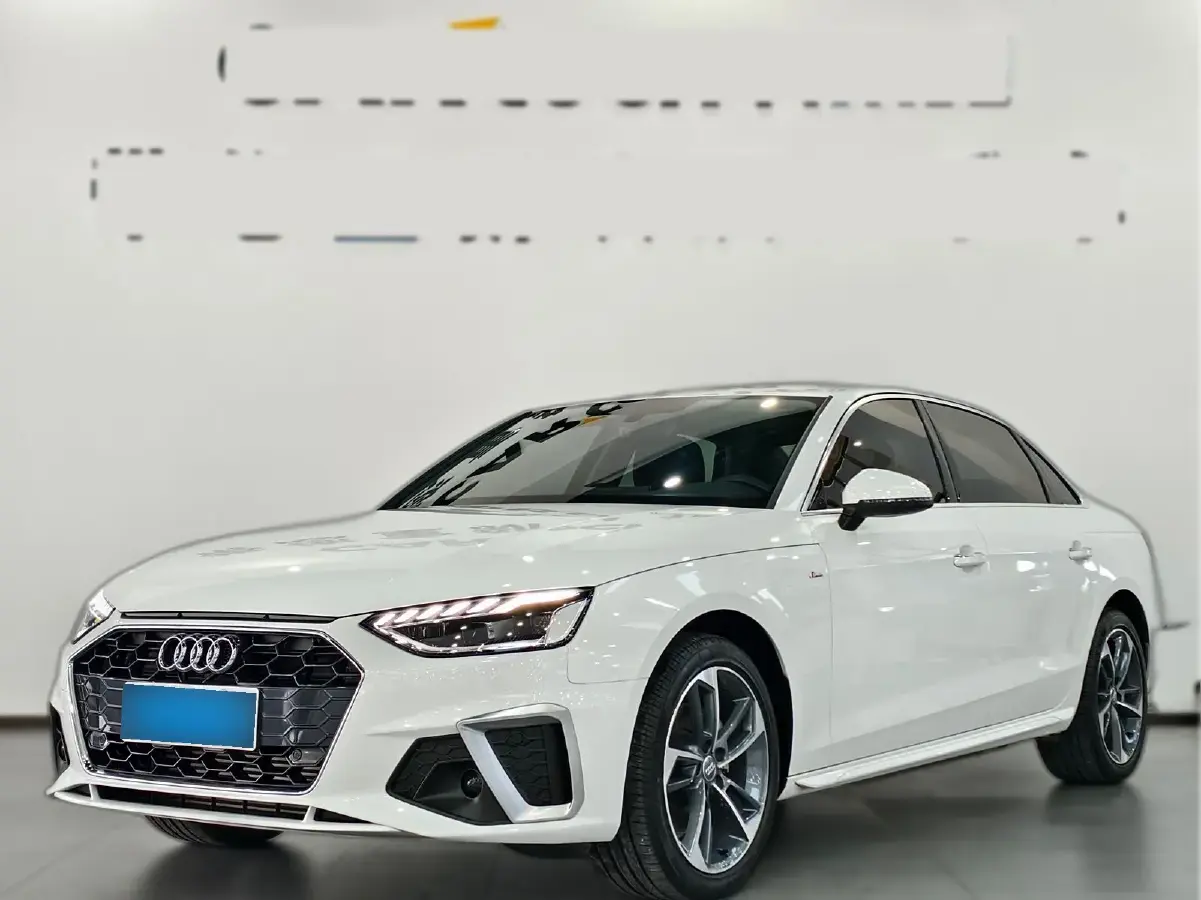 2022 Audi A4L 2.0T 190HP L4 7DCT