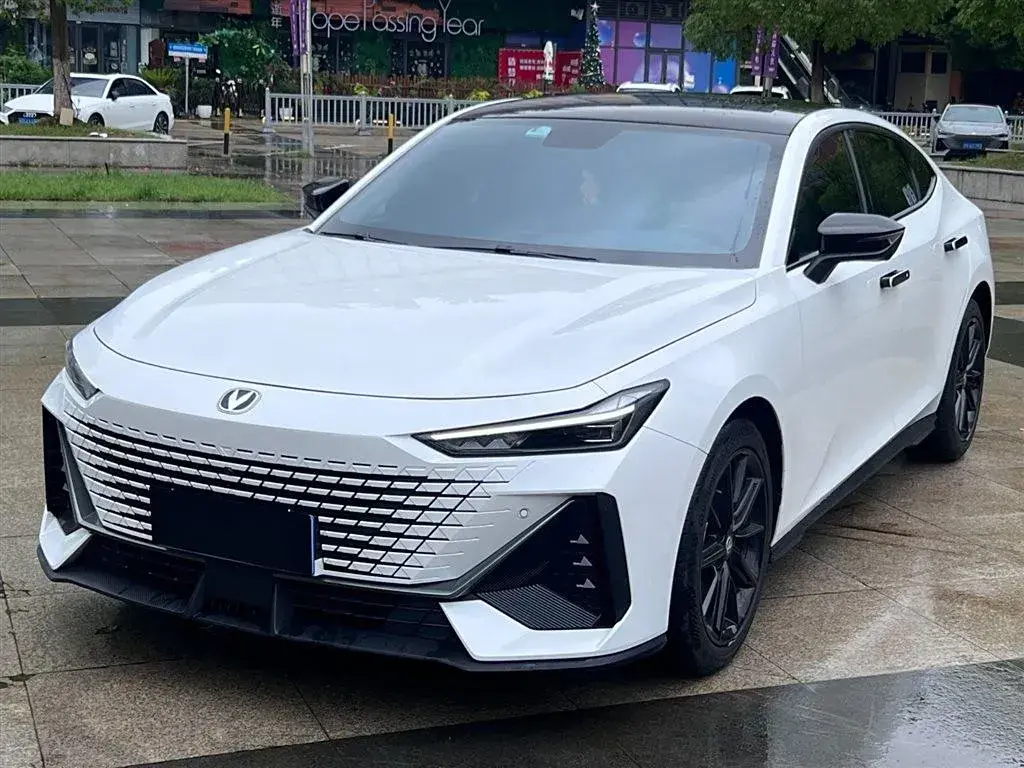 2022 ChangAn UNI-V 1.5T 188HP L4 7DCT