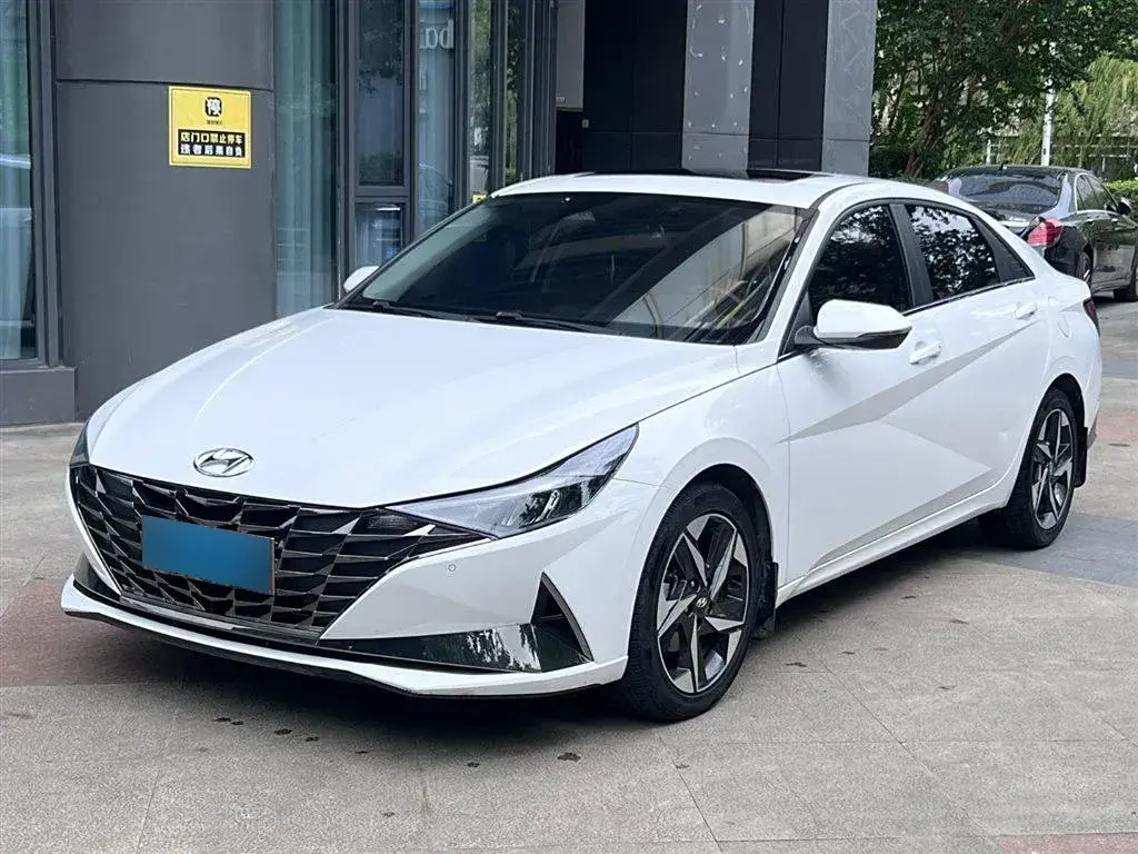 2022 Hyundai Elantra 1.5L 115HP L4 CVT