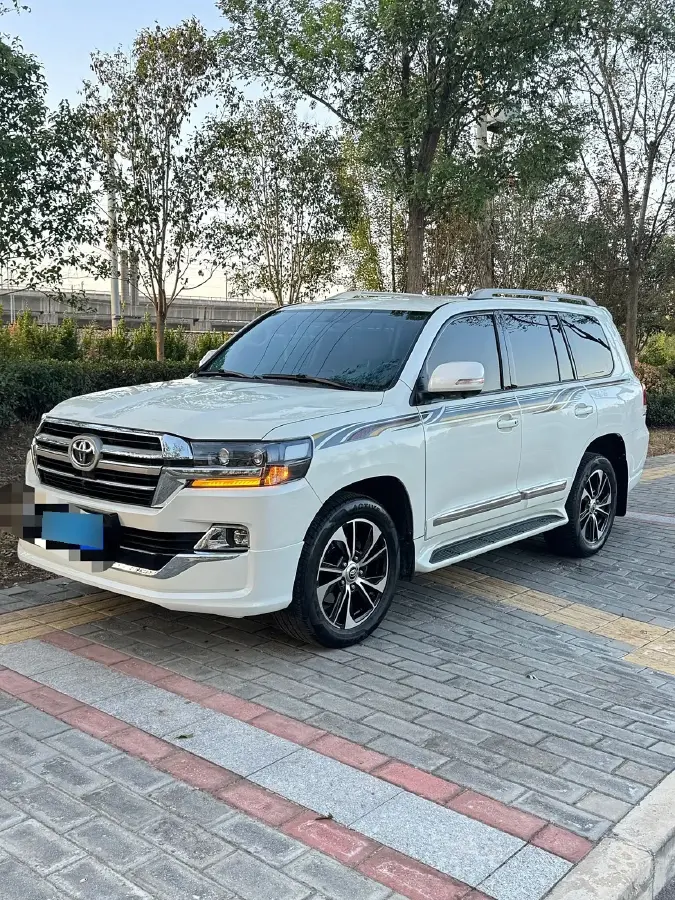 2015 Toyota Land Cruiser 4.0L 275HP V6 5AT