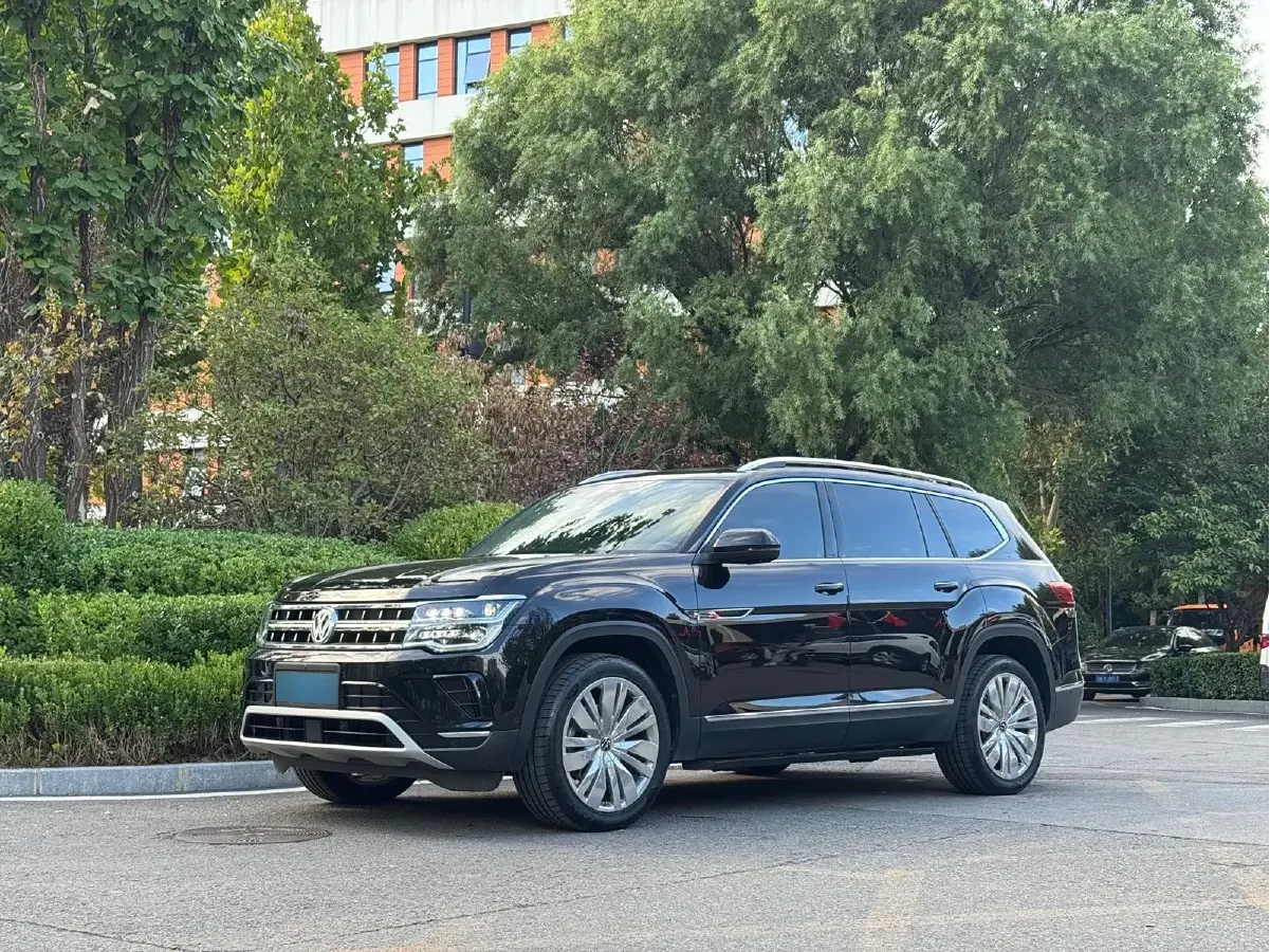 2023 Volkswagen Teramont 2.0T 220HP L4 7DCT