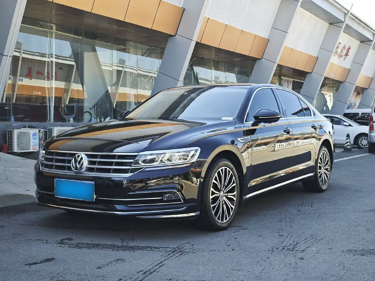 2019 Volkswagen Phideon 2.0T 224HP L4 7DCT