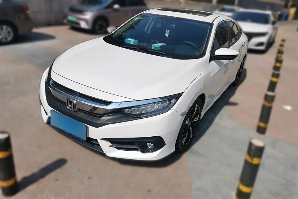 2016 Honda Civic 1.5T 177HP L4 CVT