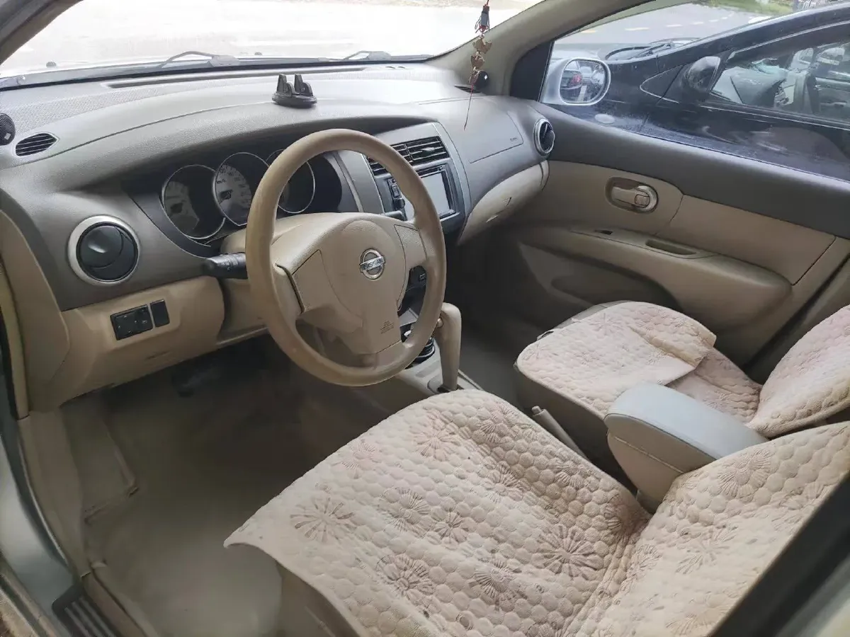 2010 Nissan Livina 1.6L 105HP L4 4AT,autocango,china used car exporter,china ev exporter,chinese used car exporter,chinese used ev exporter