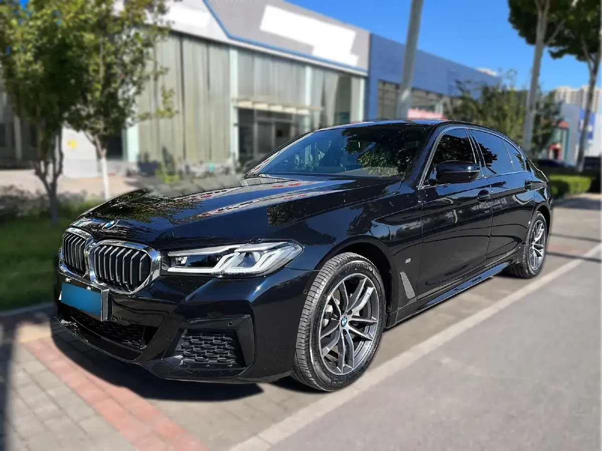 2022 BMW 5 Series 2.0T 184HP L4 8AT