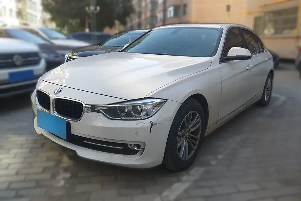 2014 BMW 3 Series 2.0T 184HP L4 8AT