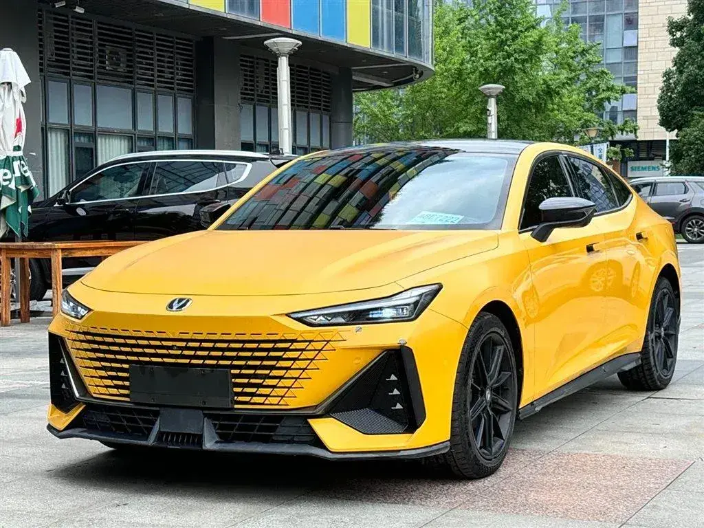 2022 ChangAn UNI-V 1.5T 188HP L4 7DCT