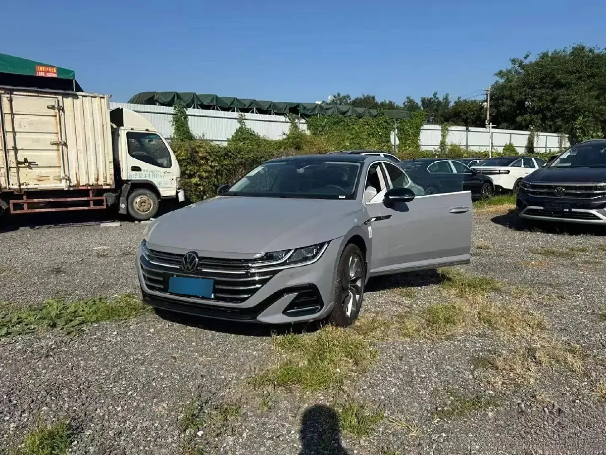 2023 Volkswagen CC 2.0T 220HP L4 7DCT